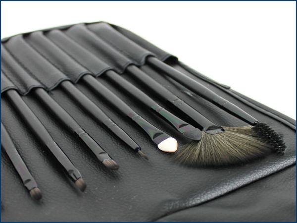 32 TLG. Pinsel Make-Up Kosmetik Schminkpinsel Set inkl Tasche